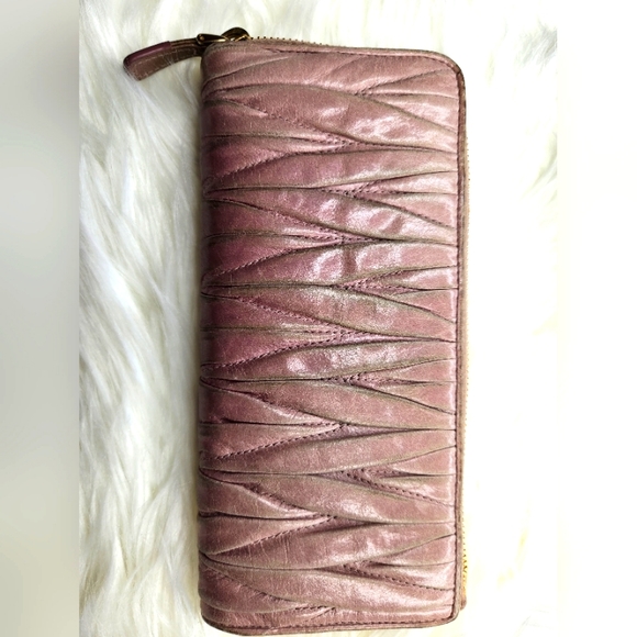 Miu Miu Wallet Matelasse Light Blush Pink Logo Leather (1-27-A30) - Picture 12 of 14